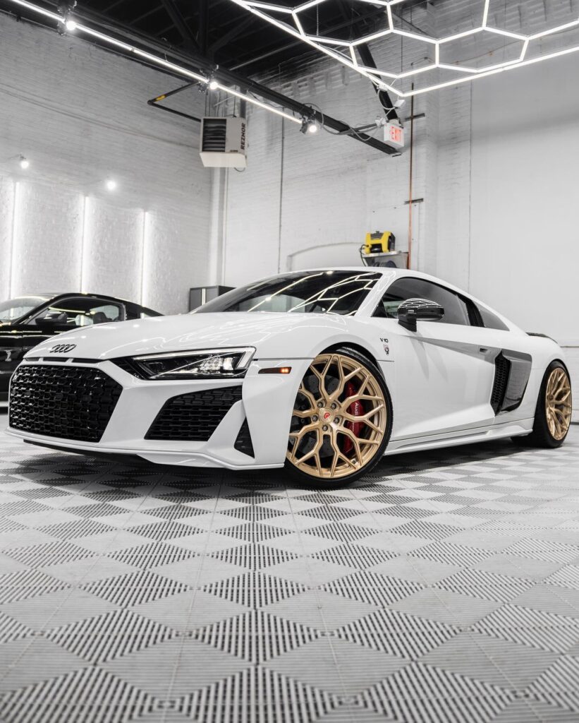 Clubhouse Garage Auto Detailing Studio Unveils Ceramic Coating Service, Setting High Standards in Vehicle Protection and Shine